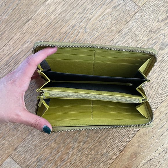Gucci Heartbeat Green Wallet - Picture 4 of 4